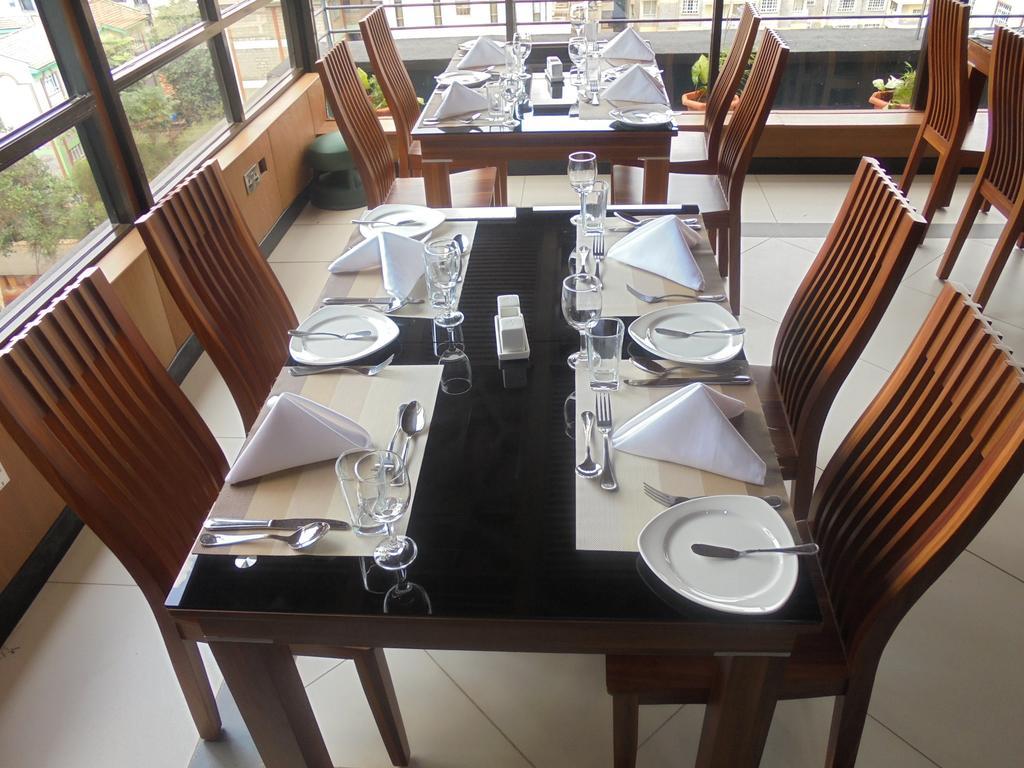We Hotel And Suites Nairobi Luaran gambar