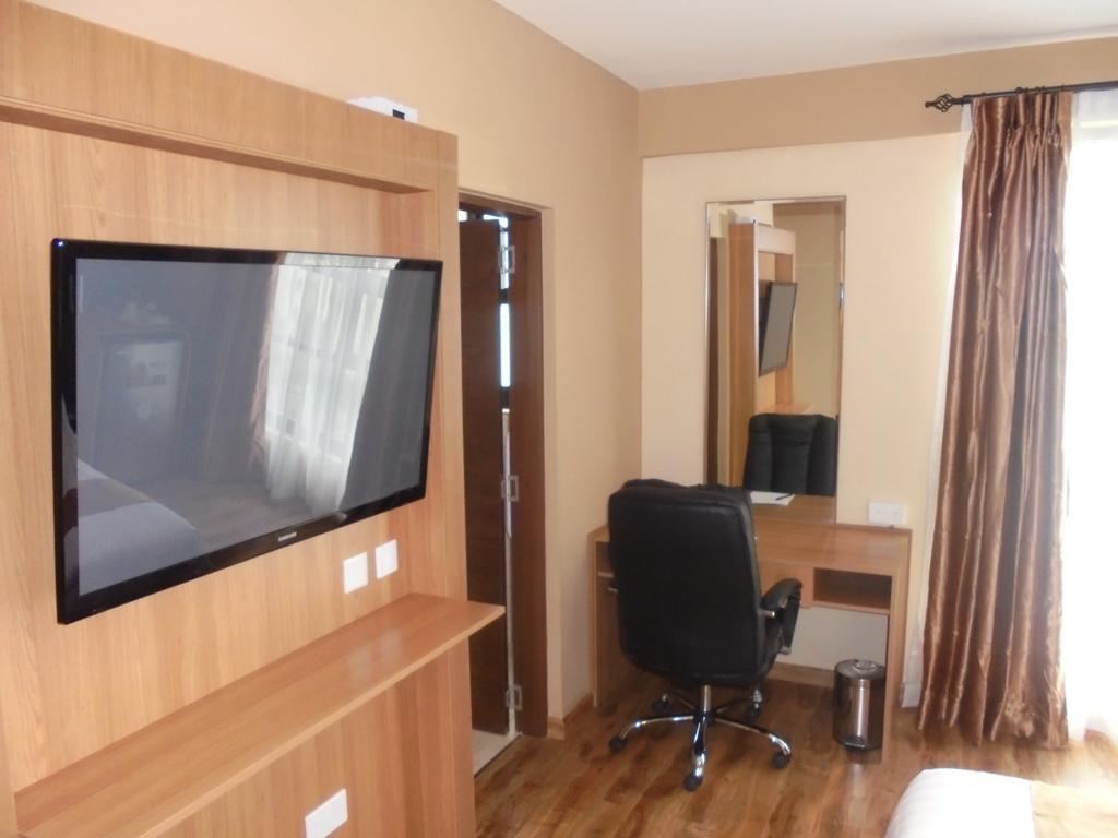 We Hotel And Suites Nairobi Luaran gambar
