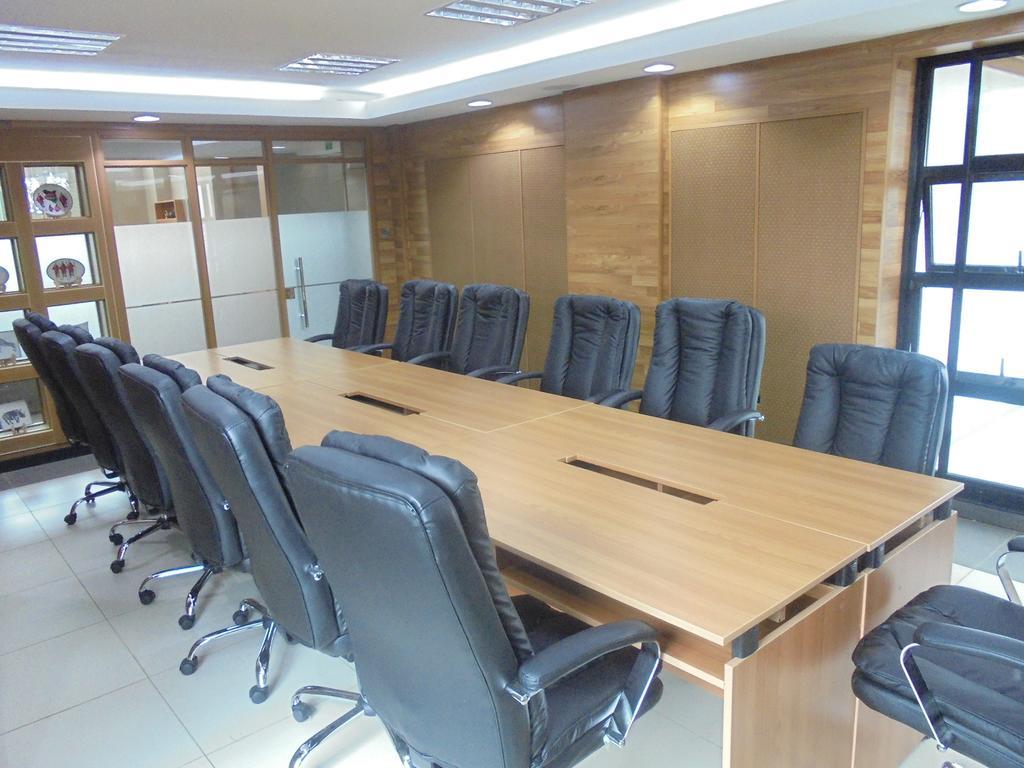We Hotel And Suites Nairobi Luaran gambar