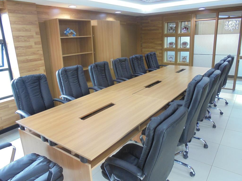 We Hotel And Suites Nairobi Luaran gambar
