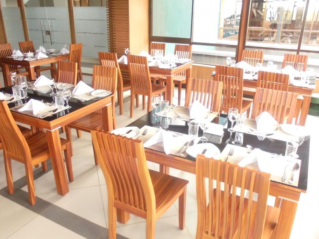 We Hotel And Suites Nairobi Luaran gambar