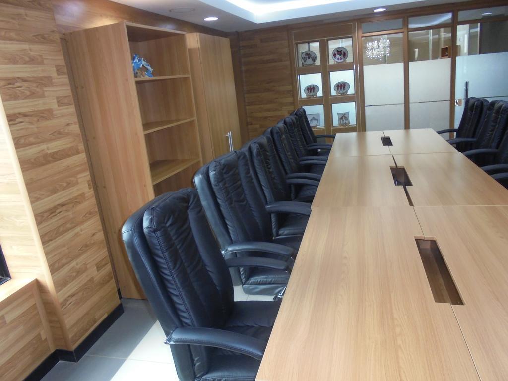We Hotel And Suites Nairobi Luaran gambar